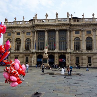 Visites à Turin: Mauto, palais royal, parc Valentino