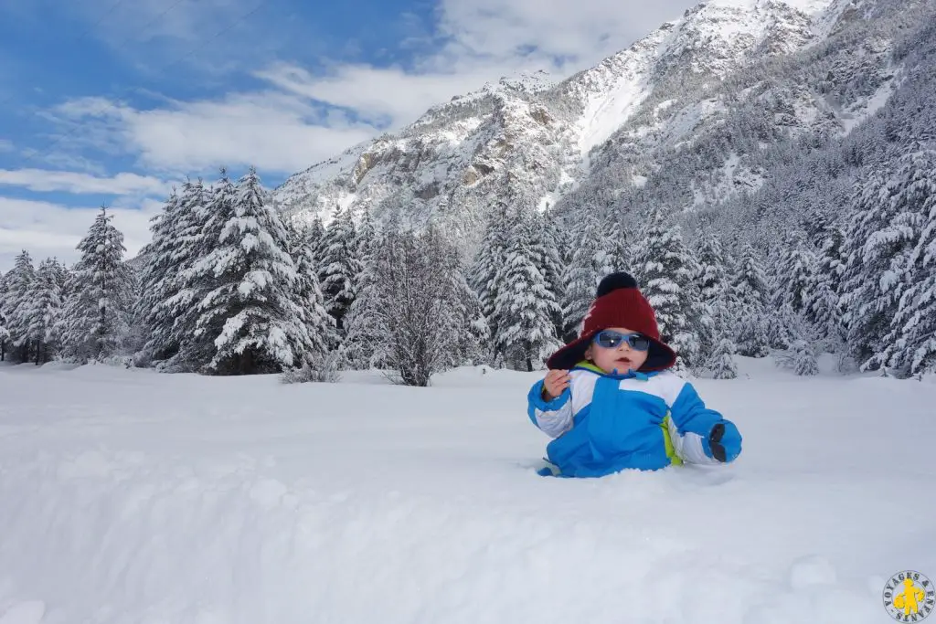 Skier avec bébé: conseil pour partir au ski