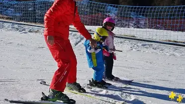 2 accessoires essentiels pour débuter le ski avec vos tout-petits (3 à 5  ans) - Bouge Petit - Centre de développement physique pour bébés et jeunes  enfants