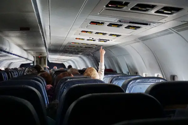 Voyage en avion : Les 10 bons plans à ne pas manquer pendant les