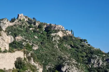 Eze en famille village perché