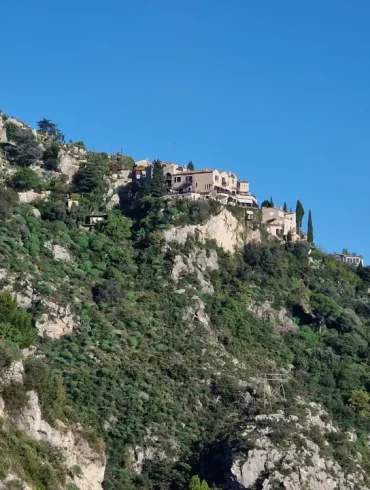 Eze en famille village perché